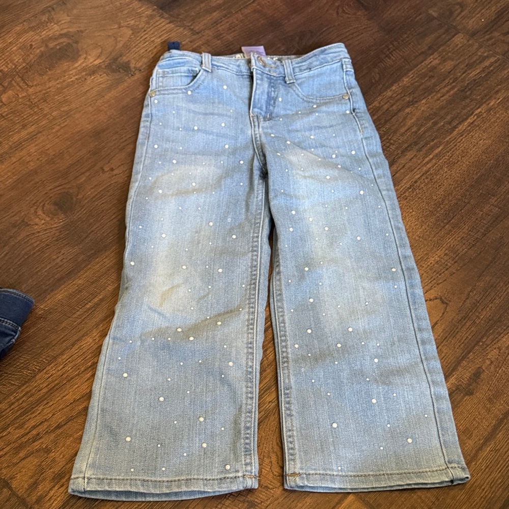 Wallflower Girls' Light Blue Pearl-Accent Jeans